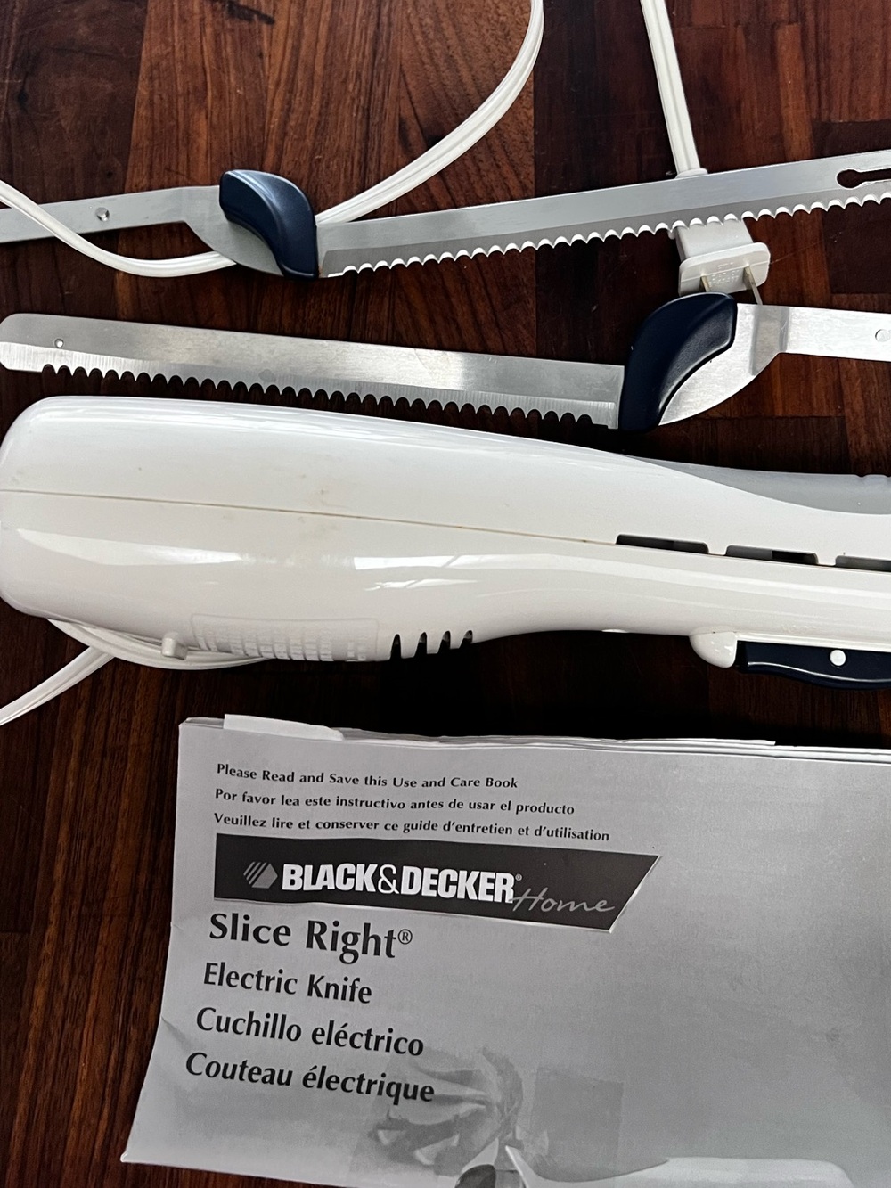 Black & Decker White Electric Bread & Meat Slicer with Serrated Blades